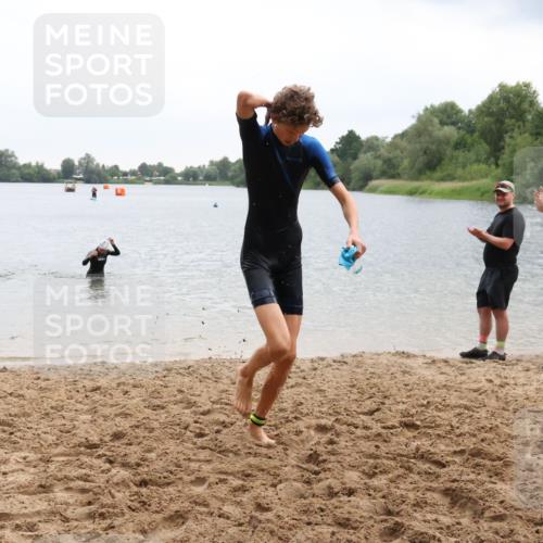 21.06.2025 - 27. Vierlanden-Triathlon Lena Gebhardt http://msf.ph/oto/8042799 15.06.2025 13:22:28 Schwimmen 1232, 1246, 1259, 1289, 1302, 1314, 1316 meine-sportfotos.de