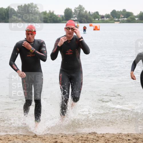 21.06.2025 - 27. Vierlanden-Triathlon Lena Gebhardt http://msf.ph/oto/8042822 15.06.2025 13:22:34 Schwimmen 1232, 1246, 1259, 1289, 1314, 1316 meine-sportfotos.de