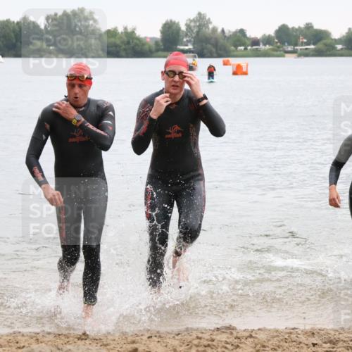21.06.2025 - 27. Vierlanden-Triathlon Lena Gebhardt http://msf.ph/oto/8042824 15.06.2025 13:22:34 Schwimmen 1232, 1246, 1259, 1289, 1314, 1316 meine-sportfotos.de