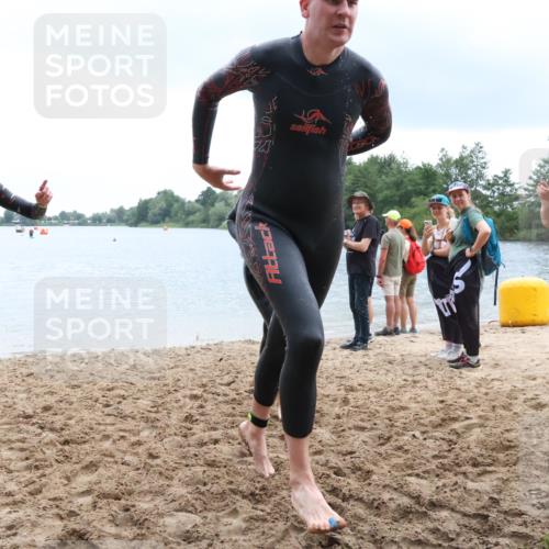 21.06.2025 - 27. Vierlanden-Triathlon Lena Gebhardt http://msf.ph/oto/8042837 15.06.2025 13:22:38 Schwimmen 1259, 1289, 1314 meine-sportfotos.de