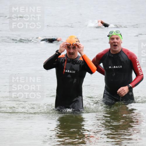21.06.2025 - 27. Vierlanden-Triathlon Lena Gebhardt http://msf.ph/oto/8042845 15.06.2025 13:22:45 Schwimmen 1243, 1259, 1289, 1305, 1314 meine-sportfotos.de