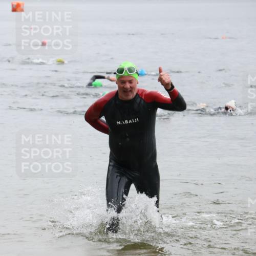 21.06.2025 - 27. Vierlanden-Triathlon Lena Gebhardt http://msf.ph/oto/8042856 15.06.2025 13:22:50 Schwimmen 1243, 1305 meine-sportfotos.de