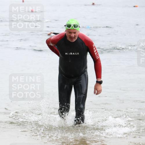 21.06.2025 - 27. Vierlanden-Triathlon Lena Gebhardt http://msf.ph/oto/8042857 15.06.2025 13:22:50 Schwimmen 1243, 1305 meine-sportfotos.de
