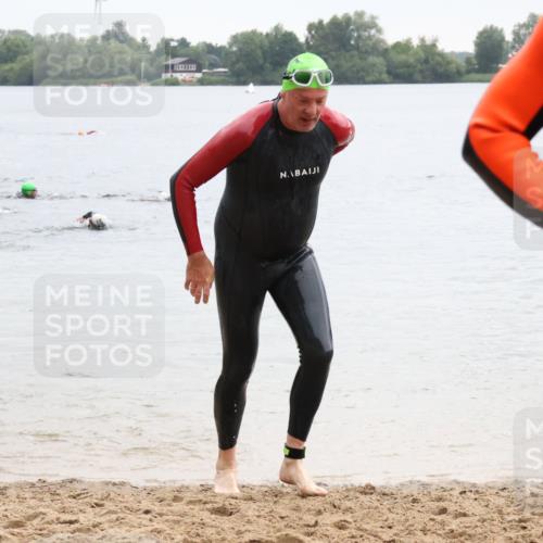 21.06.2025 - 27. Vierlanden-Triathlon Lena Gebhardt http://msf.ph/oto/8042876 15.06.2025 13:22:54 Schwimmen 1243, 1305 meine-sportfotos.de