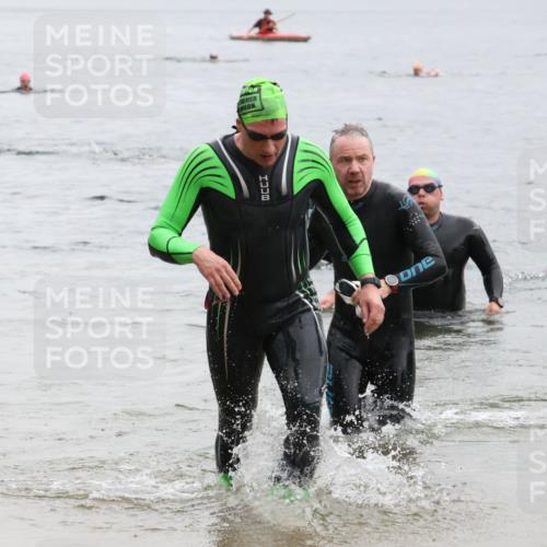 21.06.2025 - 27. Vierlanden-Triathlon Lena Gebhardt http://msf.ph/oto/8042889 15.06.2025 13:23:10 Schwimmen 1250, 1262 meine-sportfotos.de