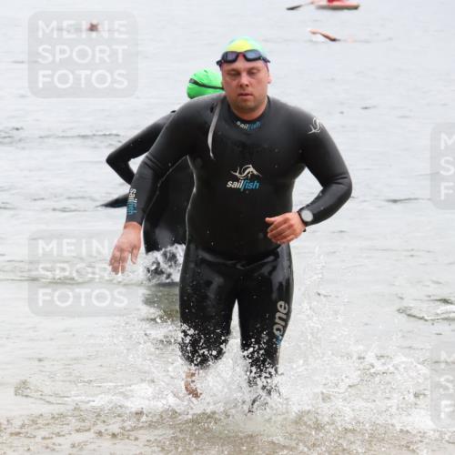21.06.2025 - 27. Vierlanden-Triathlon Lena Gebhardt http://msf.ph/oto/8042912 15.06.2025 13:23:18 Schwimmen 1250, 1262, 1264, 1287, 1290 meine-sportfotos.de