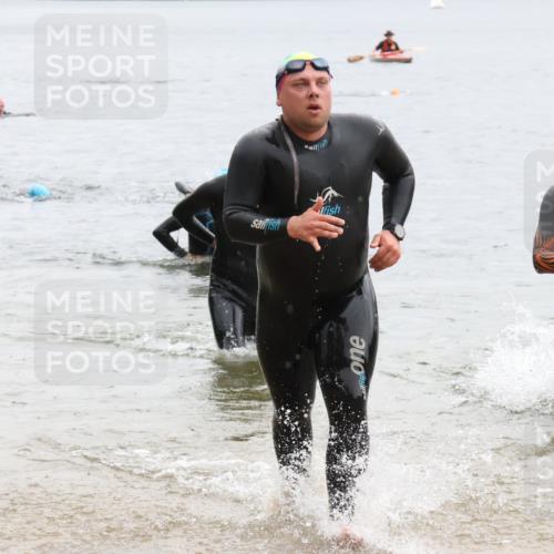 21.06.2025 - 27. Vierlanden-Triathlon Lena Gebhardt http://msf.ph/oto/8042916 15.06.2025 13:23:19 Schwimmen 1250, 1262, 1264, 1287, 1290 meine-sportfotos.de