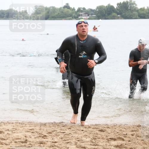 21.06.2025 - 27. Vierlanden-Triathlon Lena Gebhardt http://msf.ph/oto/8042922 15.06.2025 13:23:20 Schwimmen 1250, 1262, 1264, 1287, 1290 meine-sportfotos.de