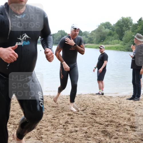 21.06.2025 - 27. Vierlanden-Triathlon Lena Gebhardt http://msf.ph/oto/8042931 15.06.2025 13:23:23 Schwimmen 1250, 1262, 1264, 1287, 1290, 1306 meine-sportfotos.de