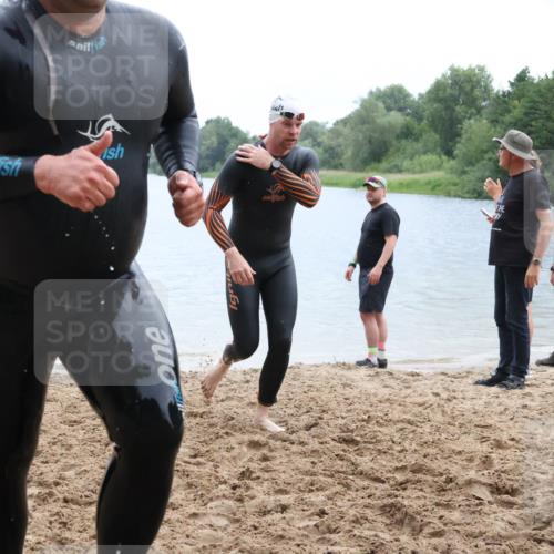 21.06.2025 - 27. Vierlanden-Triathlon Lena Gebhardt http://msf.ph/oto/8042933 15.06.2025 13:23:23 Schwimmen 1250, 1262, 1264, 1287, 1290, 1306 meine-sportfotos.de