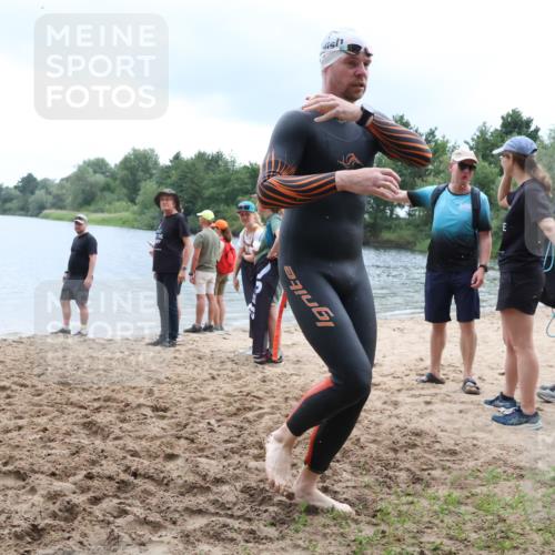 21.06.2025 - 27. Vierlanden-Triathlon Lena Gebhardt http://msf.ph/oto/8042935 15.06.2025 13:23:24 Schwimmen 1250, 1262, 1264, 1287, 1290, 1306 meine-sportfotos.de