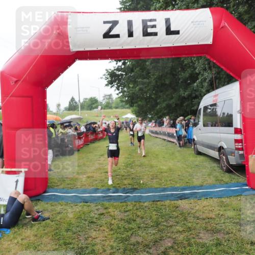 21.06.2025 - 27. Vierlanden-Triathlon MichiJ http://msf.ph/oto/8042946 15.06.2026 13:39:08 Ziel 745, 789, 920 meine-sportfotos.de
