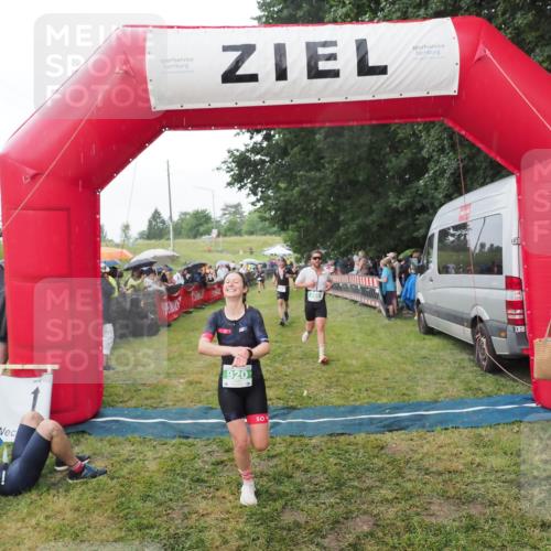 21.06.2025 - 27. Vierlanden-Triathlon MichiJ http://msf.ph/oto/8042959 15.06.2026 13:39:09 Ziel 745, 789, 920 meine-sportfotos.de