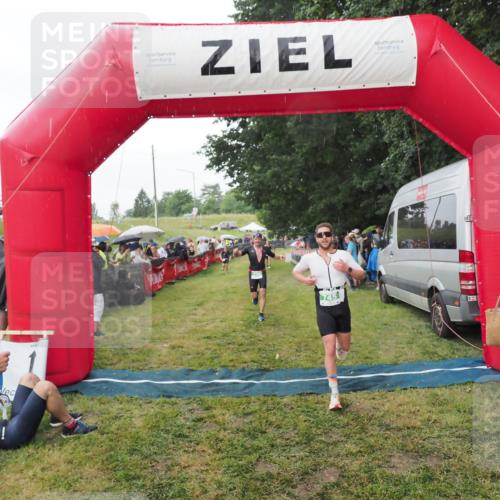 21.06.2025 - 27. Vierlanden-Triathlon MichiJ http://msf.ph/oto/8042976 15.06.2026 13:39:10 Ziel 745, 789, 920 meine-sportfotos.de