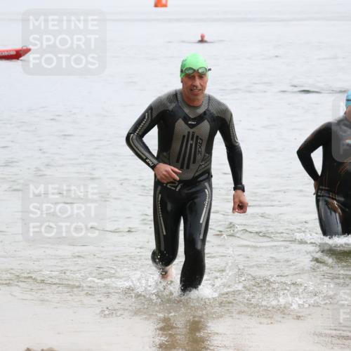 21.06.2025 - 27. Vierlanden-Triathlon Lena Gebhardt http://msf.ph/oto/8042979 15.06.2025 13:23:38 Schwimmen 1237, 1257, 1260, 1296, 1306 meine-sportfotos.de