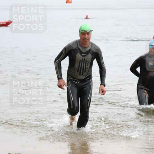21.06.2025 - 27. Vierlanden-Triathlon Lena Gebhardt http://msf.ph/oto/8042981 15.06.2025 13:23:38 Schwimmen 1237, 1257, 1260, 1296, 1306 meine-sportfotos.de