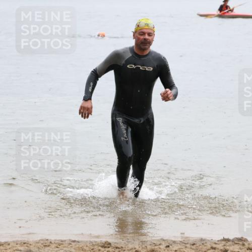 21.06.2025 - 27. Vierlanden-Triathlon Lena Gebhardt http://msf.ph/oto/8042983 15.06.2025 13:23:39 Schwimmen 1237, 1257, 1260, 1296, 1306 meine-sportfotos.de