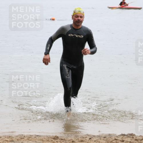 21.06.2025 - 27. Vierlanden-Triathlon Lena Gebhardt http://msf.ph/oto/8042984 15.06.2025 13:23:39 Schwimmen 1237, 1257, 1260, 1296, 1306 meine-sportfotos.de
