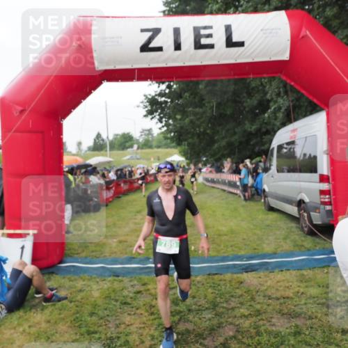 21.06.2025 - 27. Vierlanden-Triathlon MichiJ http://msf.ph/oto/8043001 15.06.2026 13:39:12 Ziel 745, 789, 824, 920, 1082, 1083, 1084 meine-sportfotos.de
