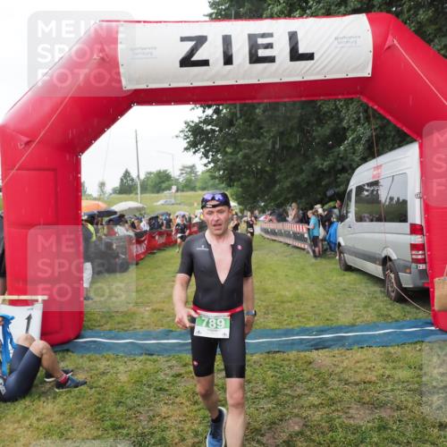 21.06.2025 - 27. Vierlanden-Triathlon MichiJ http://msf.ph/oto/8043005 15.06.2026 13:39:12 Ziel 745, 789, 824, 920, 1082, 1083, 1084 meine-sportfotos.de