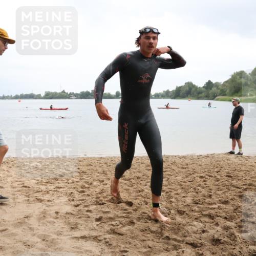21.06.2025 - 27. Vierlanden-Triathlon Lena Gebhardt http://msf.ph/oto/8043019 15.06.2025 13:23:48 Schwimmen 1237, 1245, 1257, 1260, 1296 meine-sportfotos.de