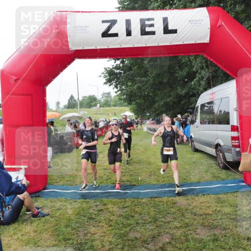 21.06.2025 - 27. Vierlanden-Triathlon MichiJ http://msf.ph/oto/8043020 15.06.2026 13:39:15 Ziel 745, 789, 824, 920, 1082, 1083, 1084 meine-sportfotos.de