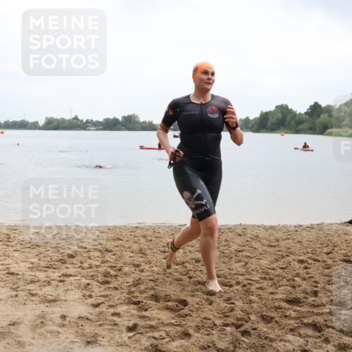 21.06.2025 - 27. Vierlanden-Triathlon Lena Gebhardt http://msf.ph/oto/8043039 15.06.2025 13:23:55 Schwimmen 1245, 1260 meine-sportfotos.de