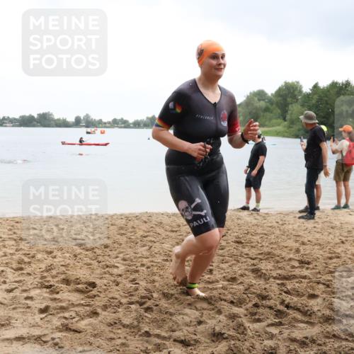 21.06.2025 - 27. Vierlanden-Triathlon Lena Gebhardt http://msf.ph/oto/8043041 15.06.2025 13:23:55 Schwimmen 1245, 1260 meine-sportfotos.de
