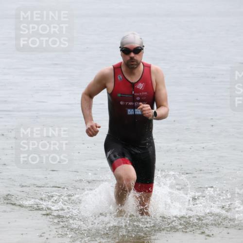 21.06.2025 - 27. Vierlanden-Triathlon Lena Gebhardt http://msf.ph/oto/8043104 15.06.2025 13:24:36 Schwimmen 1256 meine-sportfotos.de