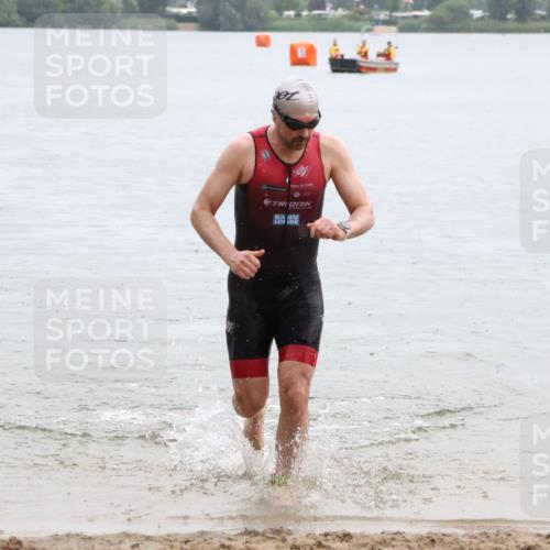 21.06.2025 - 27. Vierlanden-Triathlon Lena Gebhardt http://msf.ph/oto/8043106 15.06.2025 13:24:37 Schwimmen 1256 meine-sportfotos.de