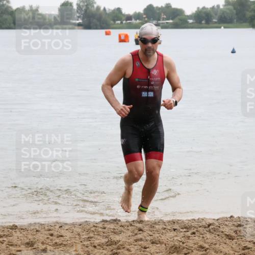 21.06.2025 - 27. Vierlanden-Triathlon Lena Gebhardt http://msf.ph/oto/8043111 15.06.2025 13:24:38 Schwimmen 1256 meine-sportfotos.de