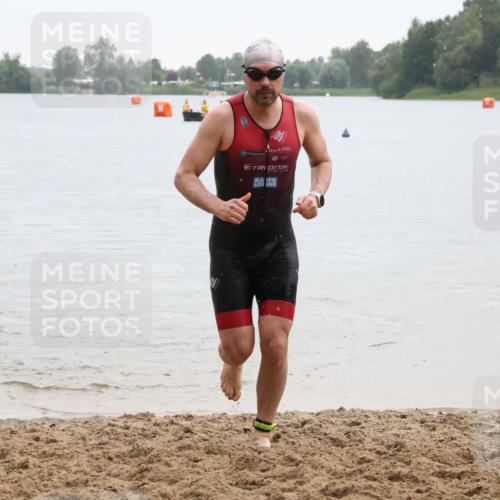 21.06.2025 - 27. Vierlanden-Triathlon Lena Gebhardt http://msf.ph/oto/8043113 15.06.2025 13:24:39 Schwimmen 1256 meine-sportfotos.de