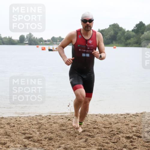 21.06.2025 - 27. Vierlanden-Triathlon Lena Gebhardt http://msf.ph/oto/8043117 15.06.2025 13:24:39 Schwimmen 1256 meine-sportfotos.de