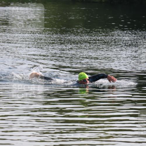 15.06.2025 - 27. Vierlanden-Triathlon Lena Gebhardt http://msf.ph/oto/8043201 15.06.2025 08:29:06 Schwimmen  meine-sportfotos.de