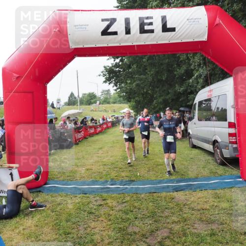 21.06.2025 - 27. Vierlanden-Triathlon MichiJ http://msf.ph/oto/8043316 15.06.2026 13:41:14 Ziel 167, 637, 925, 961 meine-sportfotos.de