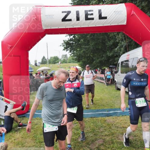 21.06.2025 - 27. Vierlanden-Triathlon MichiJ http://msf.ph/oto/8043360 15.06.2026 13:41:16 Ziel 167, 637, 925, 961 meine-sportfotos.de