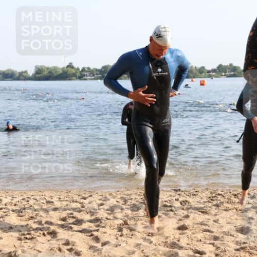 15.06.2025 - 27. Vierlanden-Triathlon Lena Gebhardt http://msf.ph/oto/8043765 15.06.2025 08:33:03 Schwimmen 8, 15, 36, 185, 234 meine-sportfotos.de