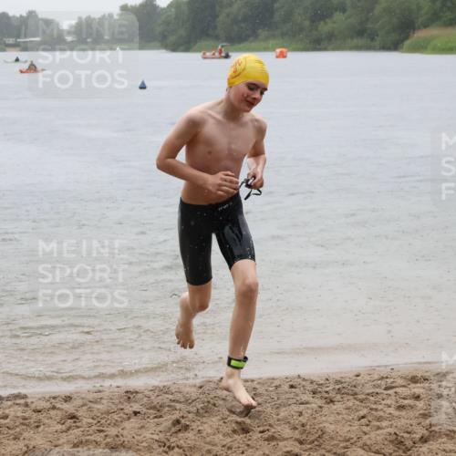 21.06.2025 - 27. Vierlanden-Triathlon Lena Gebhardt http://msf.ph/oto/8043786 15.06.2025 14:37:54 Schwimmen 1323 meine-sportfotos.de