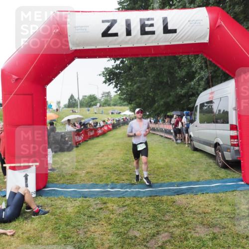 21.06.2025 - 27. Vierlanden-Triathlon MichiJ http://msf.ph/oto/8043830 15.06.2026 13:44:00 Ziel 655, 671 meine-sportfotos.de