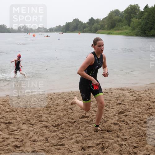 21.06.2025 - 27. Vierlanden-Triathlon Lena Gebhardt http://msf.ph/oto/8044071 15.06.2025 14:38:50 Schwimmen 1318, 1340 meine-sportfotos.de