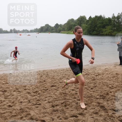 21.06.2025 - 27. Vierlanden-Triathlon Lena Gebhardt http://msf.ph/oto/8044082 15.06.2025 14:38:51 Schwimmen 1318, 1340 meine-sportfotos.de