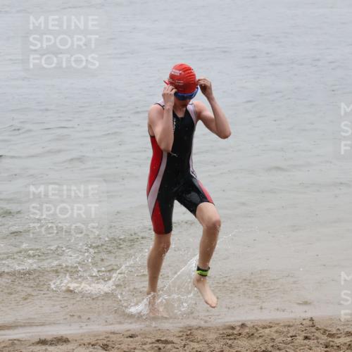 21.06.2025 - 27. Vierlanden-Triathlon Lena Gebhardt http://msf.ph/oto/8044086 15.06.2025 14:38:52 Schwimmen 1318, 1340 meine-sportfotos.de