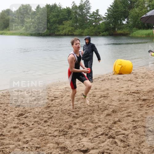 21.06.2025 - 27. Vierlanden-Triathlon Lena Gebhardt http://msf.ph/oto/8044125 15.06.2025 14:38:53 Schwimmen 1318, 1340 meine-sportfotos.de