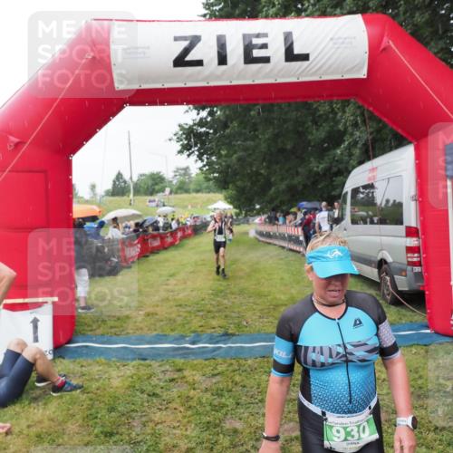 21.06.2025 - 27. Vierlanden-Triathlon MichiJ http://msf.ph/oto/8044209 15.06.2026 13:45:16 Ziel 849, 881, 930, 956 meine-sportfotos.de