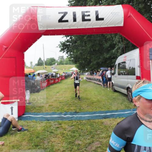 21.06.2025 - 27. Vierlanden-Triathlon MichiJ http://msf.ph/oto/8044215 15.06.2026 13:45:17 Ziel 849, 881, 930, 956 meine-sportfotos.de