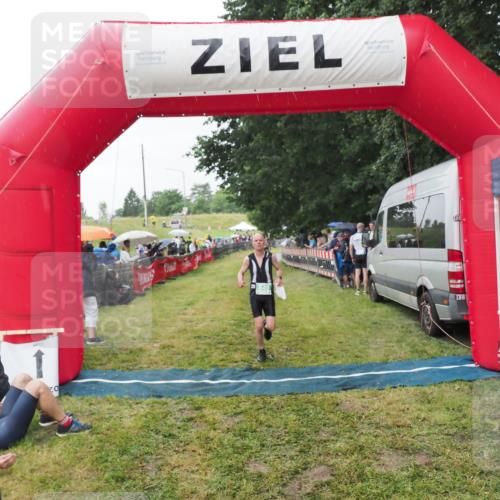 21.06.2025 - 27. Vierlanden-Triathlon MichiJ http://msf.ph/oto/8044226 15.06.2026 13:45:18 Ziel 849, 881, 930, 956 meine-sportfotos.de