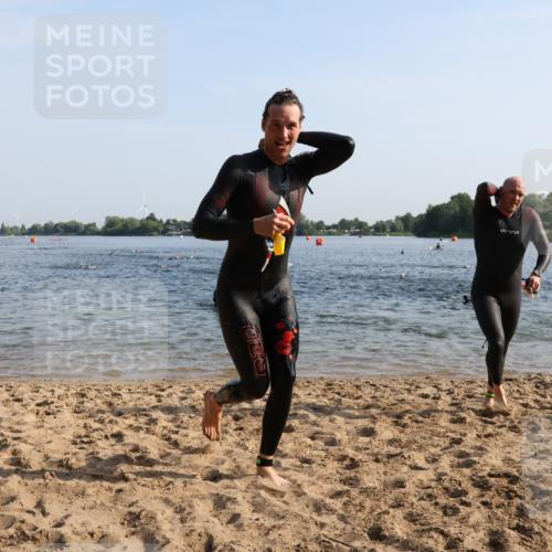 15.06.2025 - 27. Vierlanden-Triathlon Lena Gebhardt http://msf.ph/oto/8044238 15.06.2025 08:34:58 Schwimmen 12, 43, 80, 124, 149, 159, 186 meine-sportfotos.de