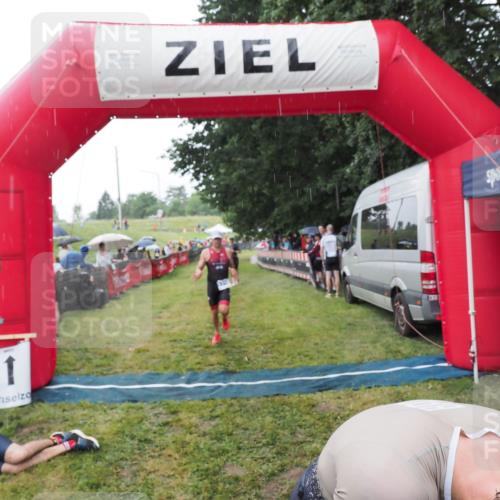 21.06.2025 - 27. Vierlanden-Triathlon MichiJ http://msf.ph/oto/8044562 15.06.2026 13:47:35 Ziel 1118, 1124, 1145 meine-sportfotos.de