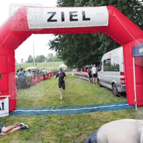 21.06.2025 - 27. Vierlanden-Triathlon MichiJ http://msf.ph/oto/8044579 15.06.2026 13:47:37 Ziel 1118, 1124, 1145 meine-sportfotos.de