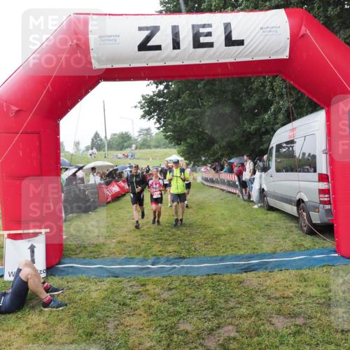 21.06.2025 - 27. Vierlanden-Triathlon MichiJ http://msf.ph/oto/8044777 15.06.2026 13:49:19 Ziel 231, 825, 924, 1162 meine-sportfotos.de